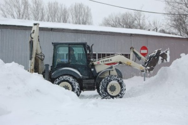 Au început pregătirile pentru iarnă: Gâmbuţeanu cumpără sare, CFR repară plugurile de zăpadă